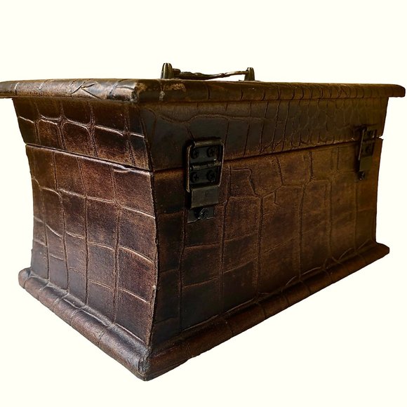 Vintage Hinged Wood Box Leather Overlay Felt Interior Metal Handle Trinket Jewel - Picture 6 of 10